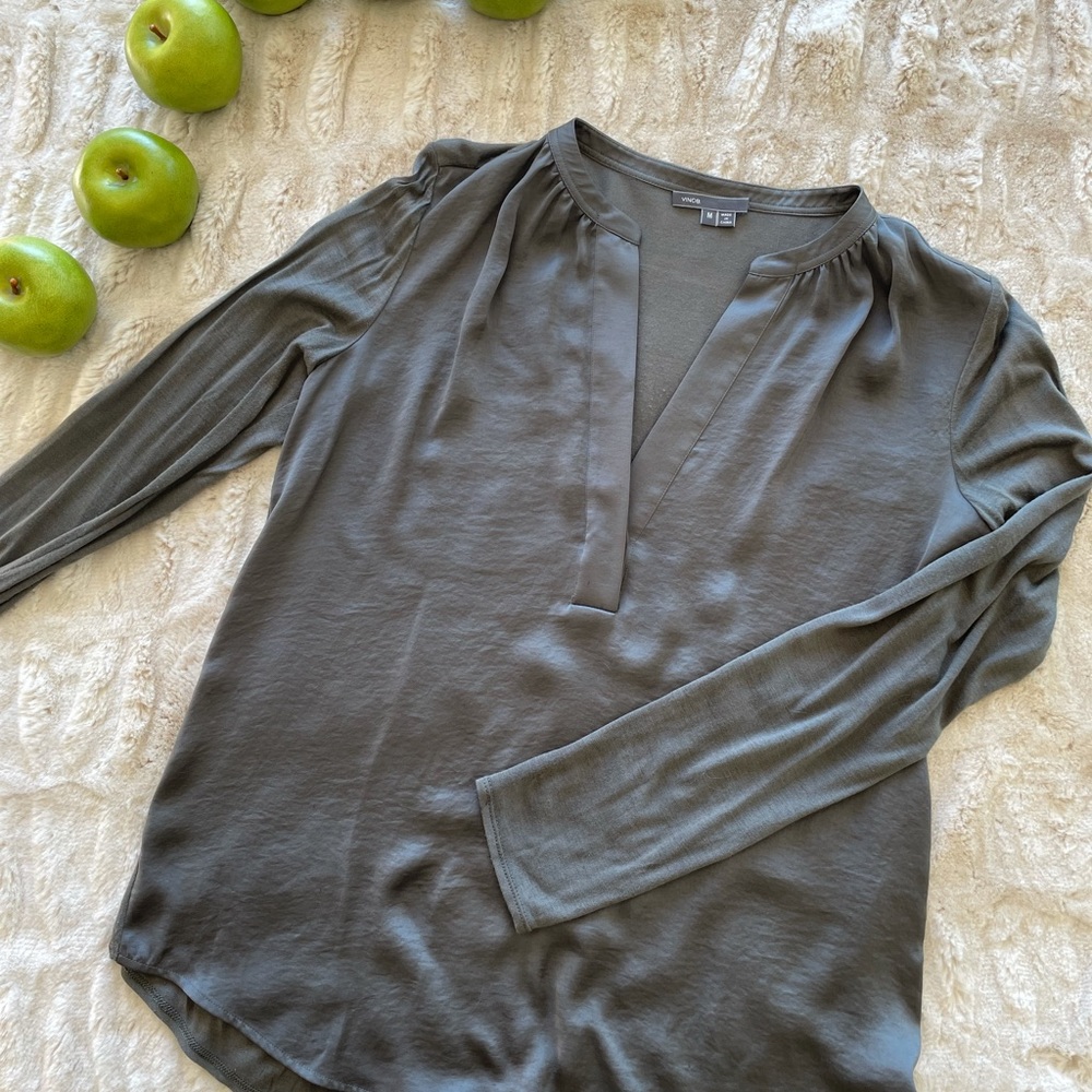 Grayish/ greenish top